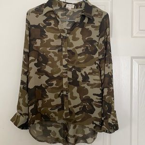 High-low camo blouse